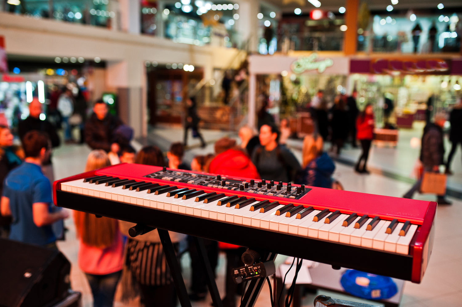 How to play piano in a group and the advantages of this practice